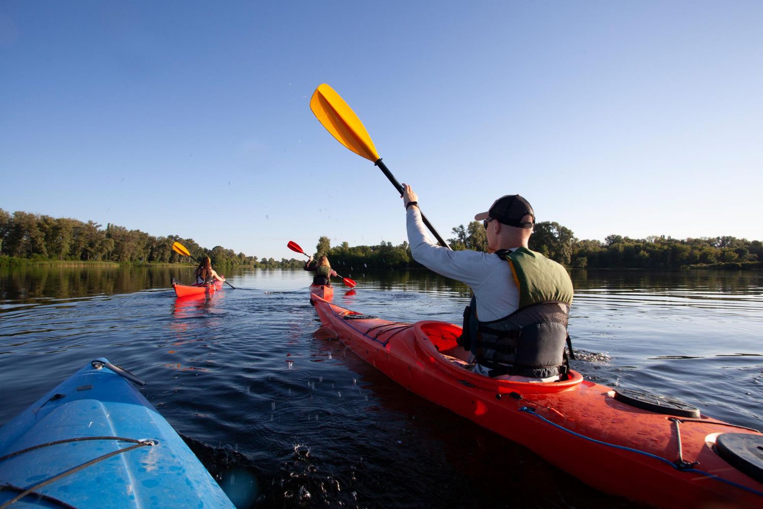 Championnat régional de kayak sur le lac Anji